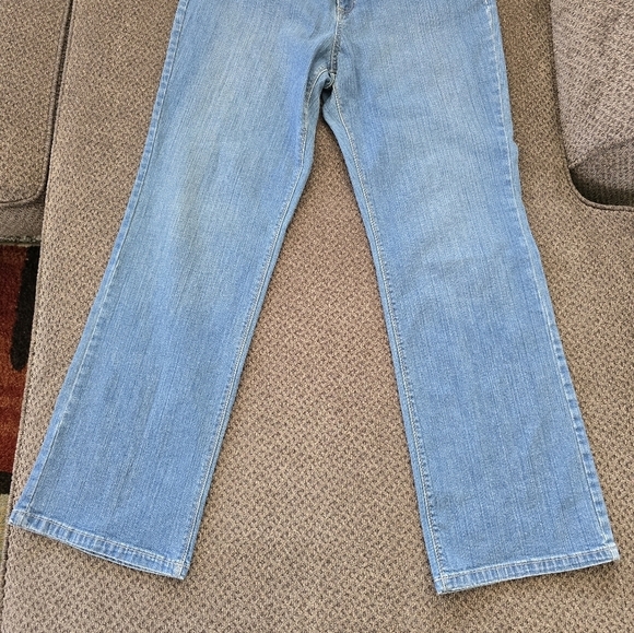 Sonoma Jeans Womens Blue Light Wash High Rise Bootcut  32×29 Denim Casual - Picture 4 of 10